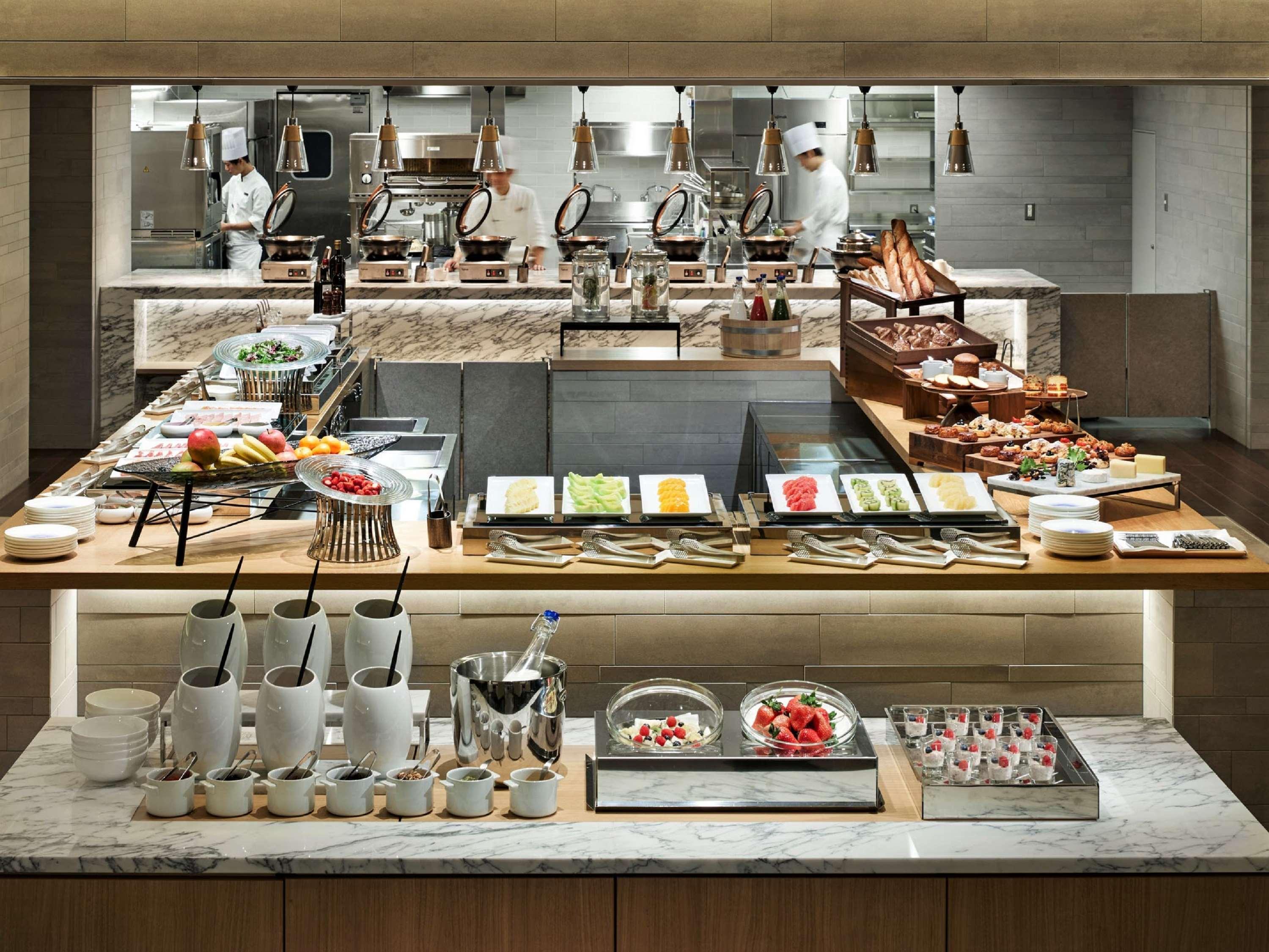 The Thousand Kyoto Exterior foto A buffet at a restaurant